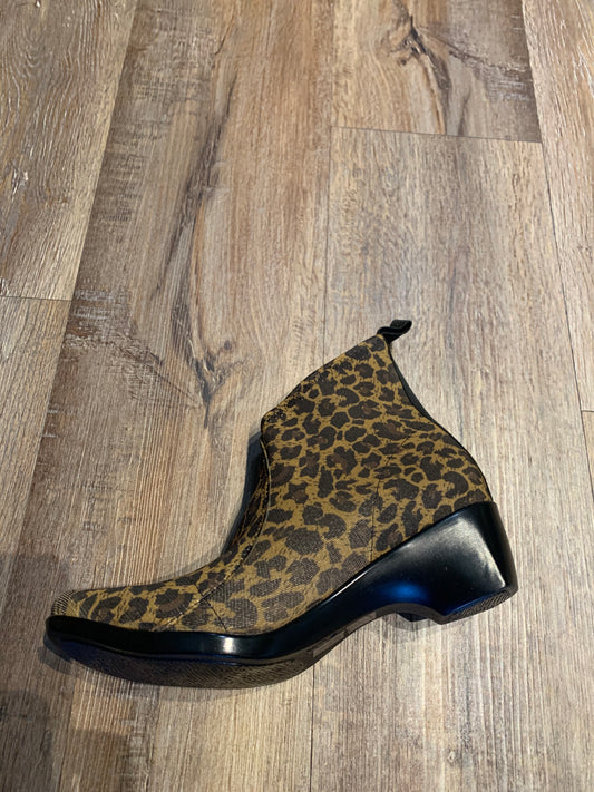 Leopard Print Shoe Boot Size 8